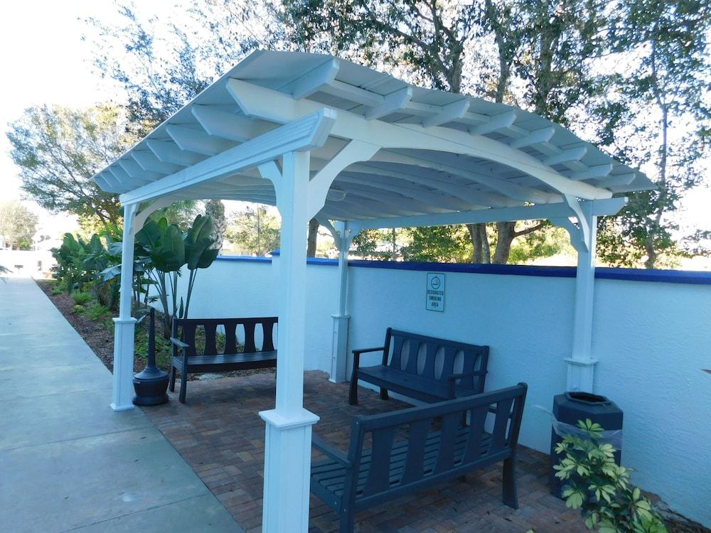 Microtel Inn & Suites By Wyndham Port Charlotte Punta Gorda Exterior foto