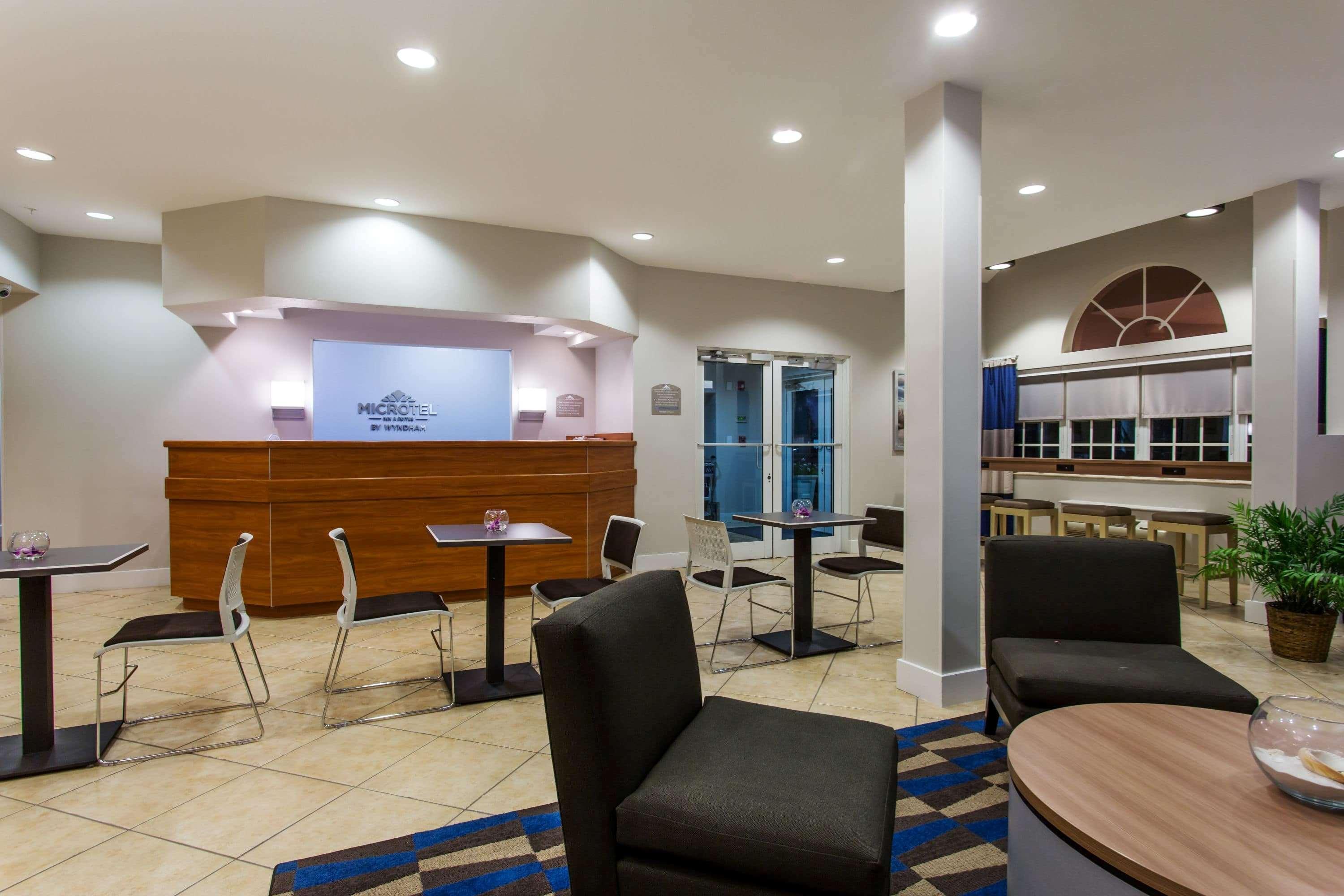 Microtel Inn & Suites By Wyndham Port Charlotte Punta Gorda Exterior foto