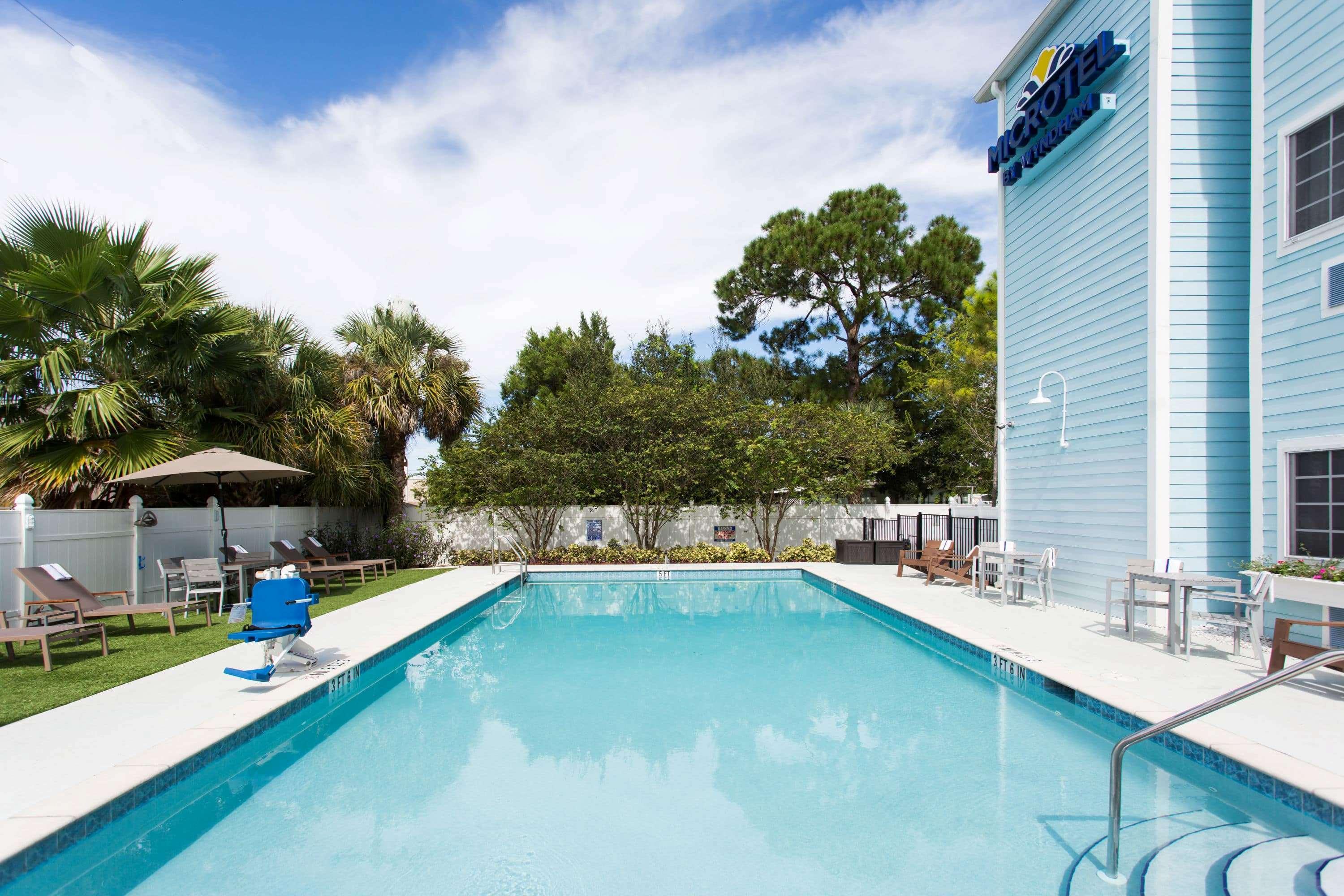 Microtel Inn & Suites By Wyndham Port Charlotte Punta Gorda Exterior foto