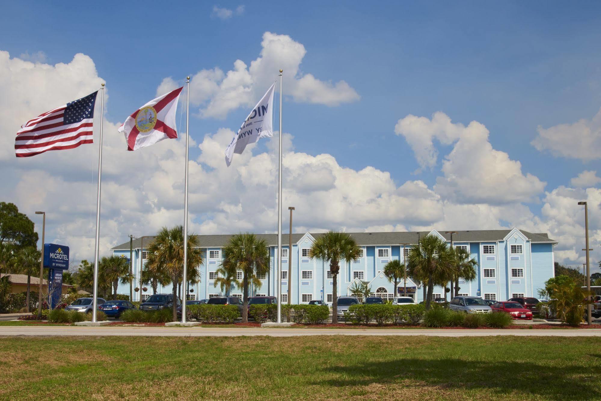Microtel Inn & Suites By Wyndham Port Charlotte Punta Gorda Exterior foto